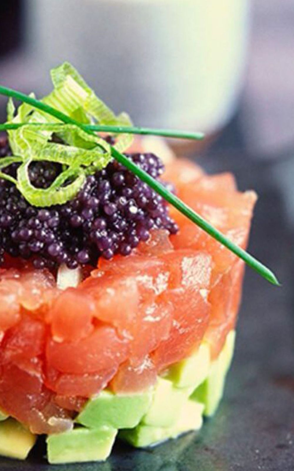 Tartare de Thon Rouge à l’Avocat et Réduction de Balsamic