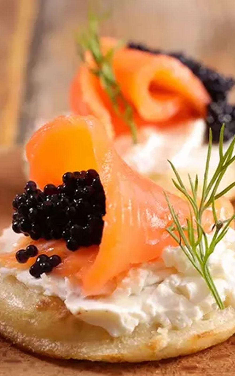 Blinis de Saumon avec Crème aérienne d’Agrumes et Aneth