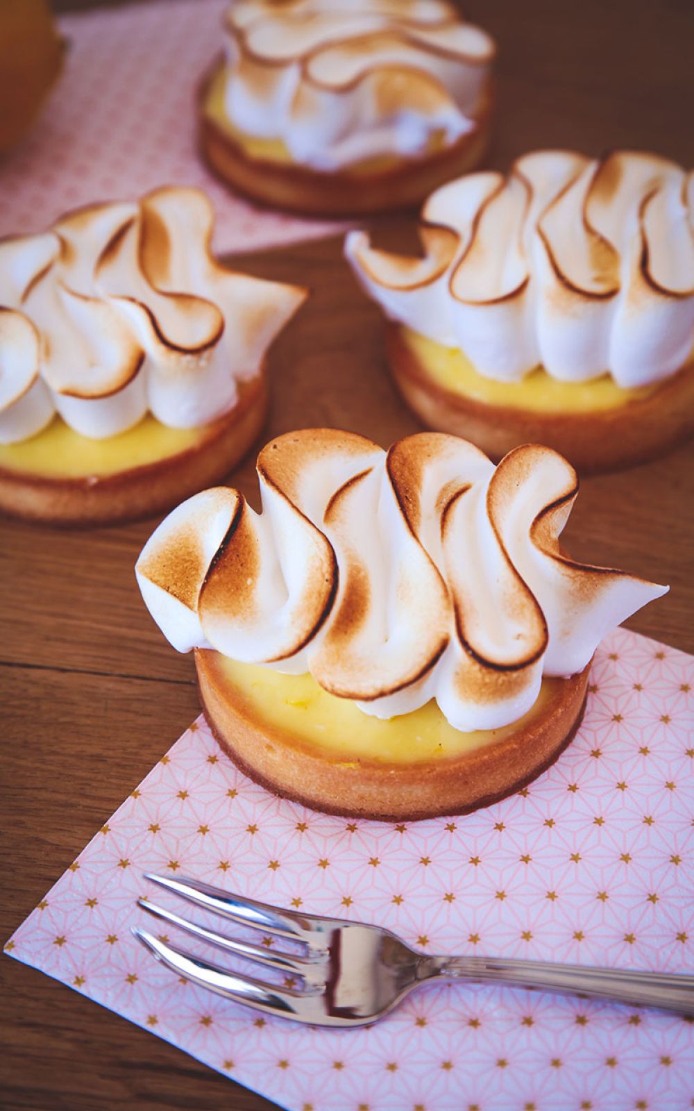 Tarte au citron meringue, pistaches
